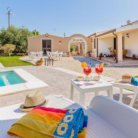 Villa Degli Ulivi Авола Екстериор снимка