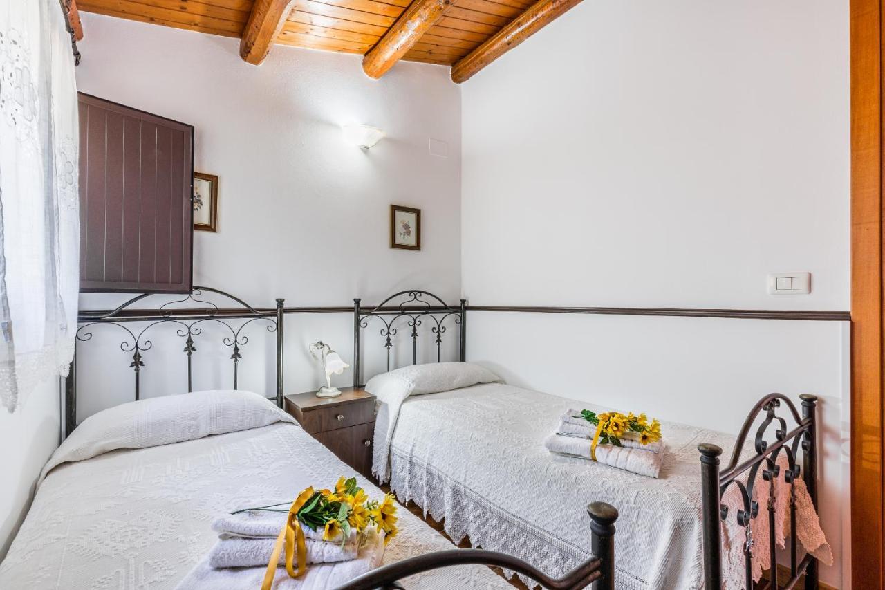Villa Degli Ulivi Авола Екстериор снимка