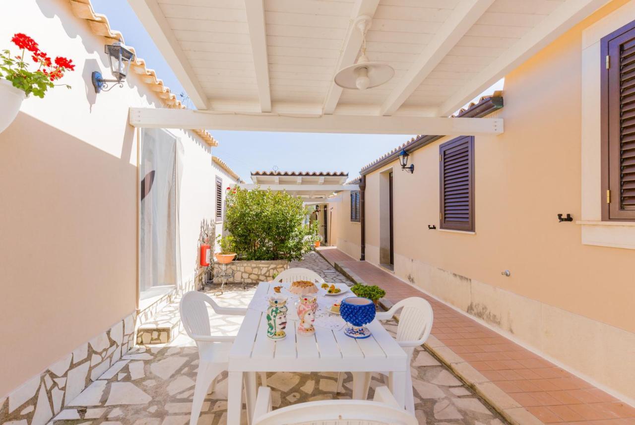Villa Degli Ulivi Авола Екстериор снимка