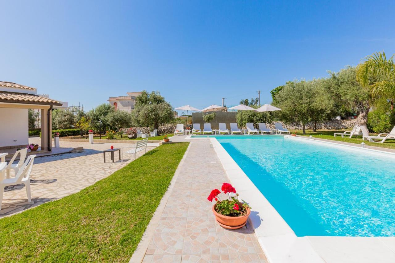Villa Degli Ulivi Авола Екстериор снимка