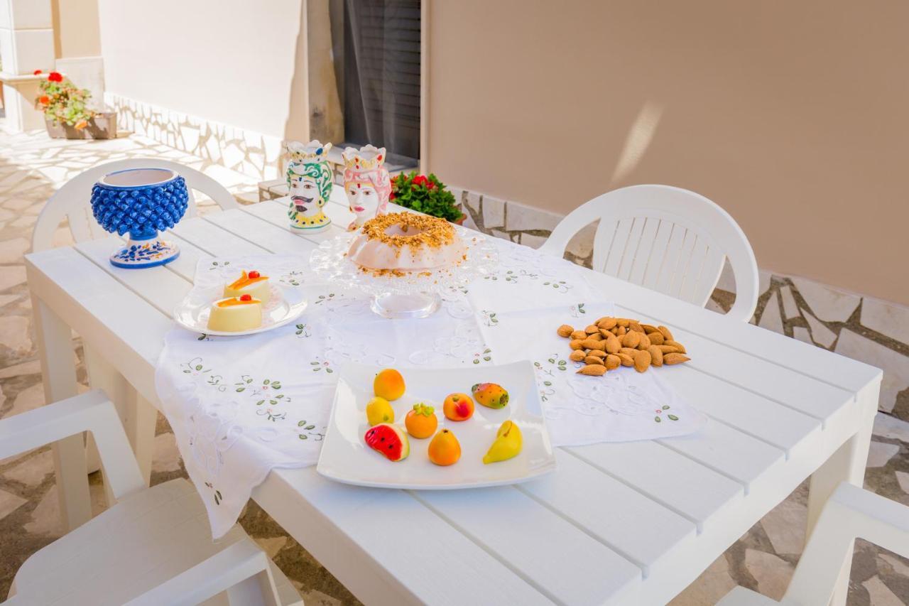 Villa Degli Ulivi Авола Екстериор снимка