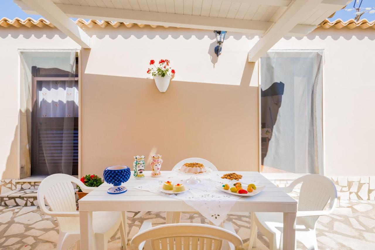 Villa Degli Ulivi Авола Екстериор снимка