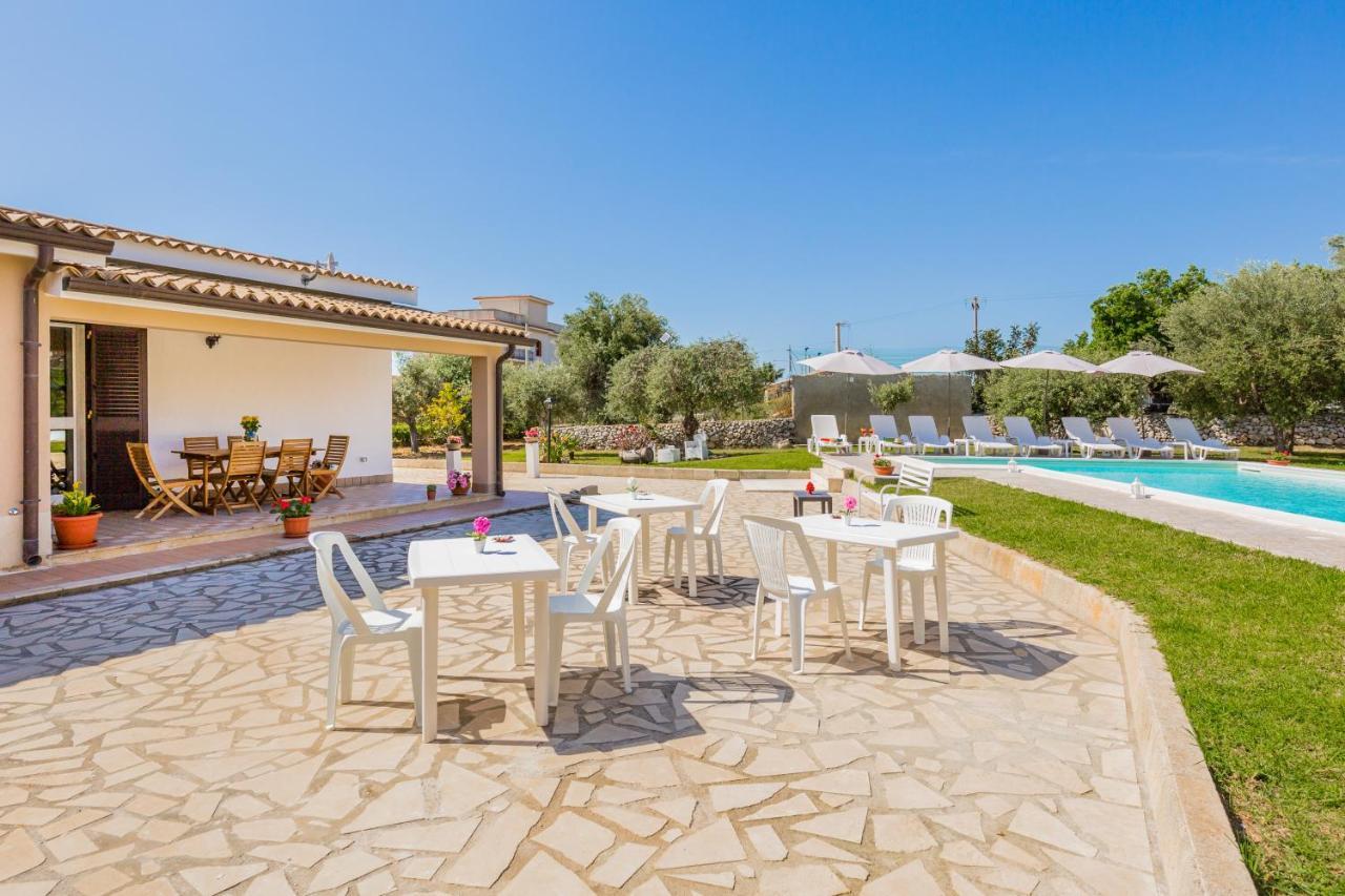 Villa Degli Ulivi Авола Екстериор снимка