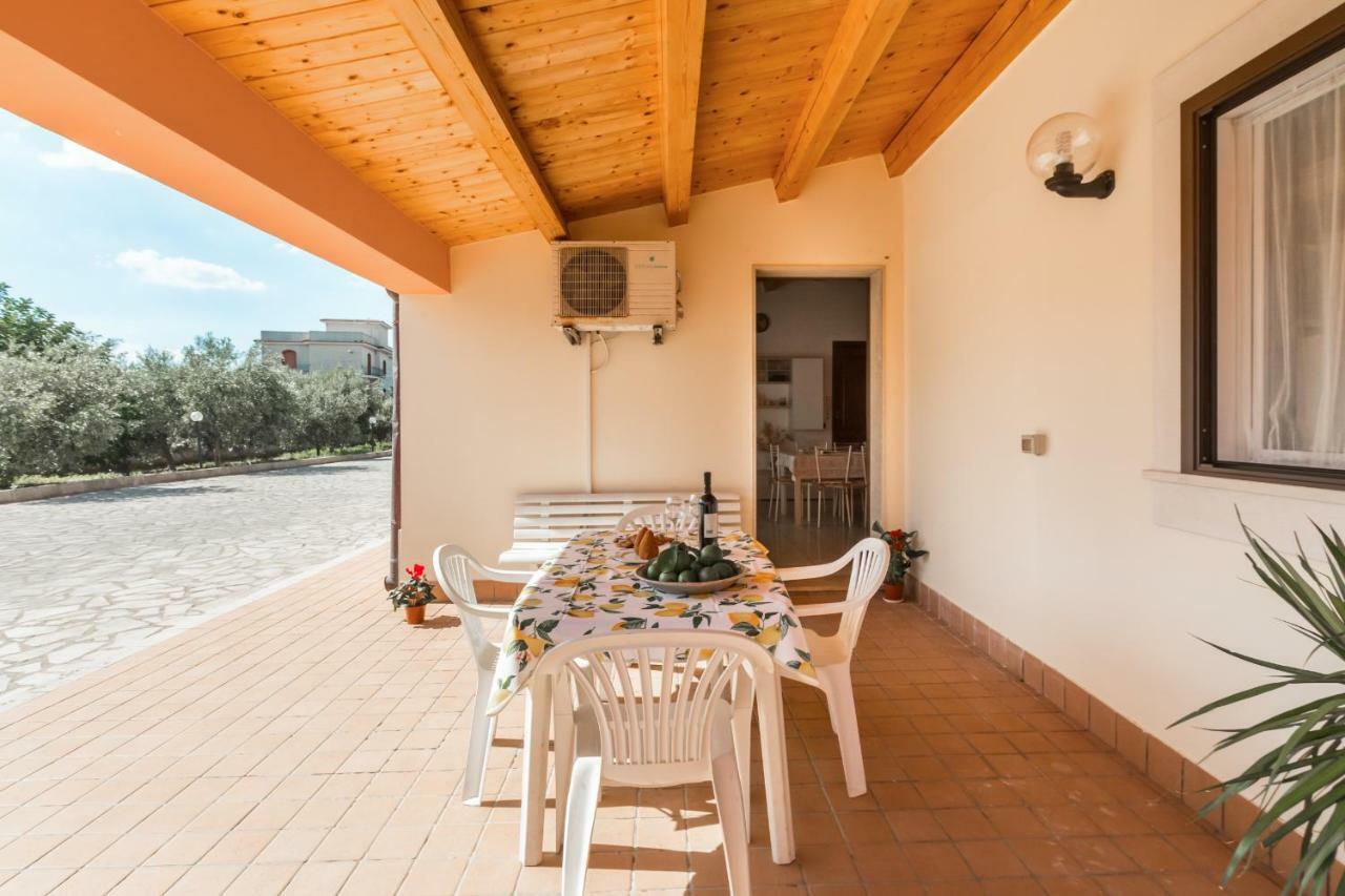 Villa Degli Ulivi Авола Екстериор снимка